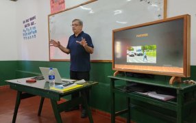 Apóstoles: Charlas de educación vial en las escuelas, con el objetivo es educar a los estudiantes sobre las normas, precauciones para transitar de manera segura, ya sea como conductores o peatones