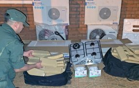 Operativo “Tres son multitud”: Detienen a una pareja que transportaba casi cien kilos de marihuana y mercadería de contrabando en Misiones