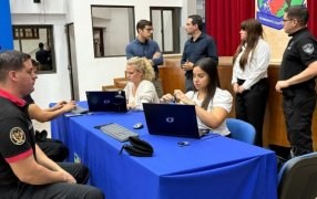 Policías de Apóstoles digitalizan su firma para agilizar trámites administrativos