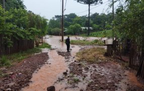 La Policía de Misiones realiza relevamientos y asiste a afectados por las inclemencias climáticas