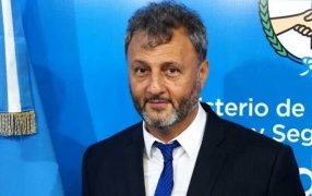 El Decreto fue derogado: Por el aumento de sueldo para el Gabinete, el Presidente Javier Milei echó al Secretario de Trabajo Omar Yasin