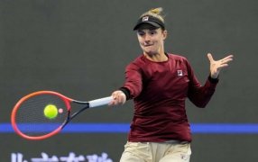 Tenis: La rosarina Nadia Podoroska perdió quedó eliminada en tercera ronda frente a la local Zheng Qinwen del Abierto de China