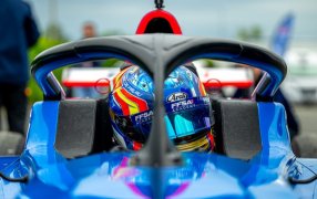 Pol López, en la lucha por el podio en la F4 francesa, hoy arranca la tercera ronda del campeonato en Pau Ville