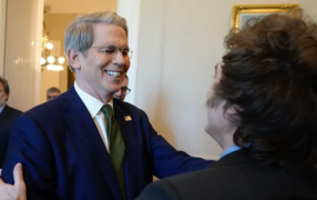 El Secretario del Tesoro de Estados Unidos Scott Bessent elogió el plan económico del Presidente Javier Milei y del Ministro Luis Caputo y resaltó las negociaciones por el comercio bilateral