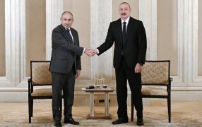 El Presidente de Azerbaiyán se reúne en Emiratos Árabes con el Primer Ministro de Armenia
