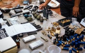 Mega operativo en Posadas: Policías de Misiones desarticularon un búnker con armas de guerra, drogas y objetos robados
