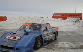 El Turismo Carretera va a acelerar en la Antártida, la categoría presenta su calendario del año siguiente en la Base Marambio