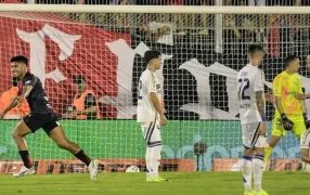 Torneo Apertura: Newell's Old Boys se hizo fuerte de local y le cortó la racha a un flojo Boca Juniors