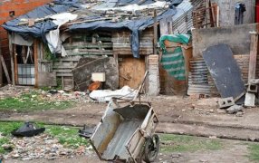 Había llegado a 52,9%: Estiman que la pobreza se redujo al 49% en Octubre, luego del pico del primer semestre