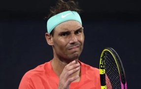 Tenis: Rafael Nadal se lesionó y no podrá jugar el Abierto de Australia