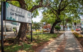 Actividades en el Paseo la Terminal de Posadas: Con una amplia gama de opciones recreativas, desde clases de yoga hasta talleres musicales
