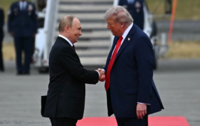 Alaska: Donald Trump y Vladimir Putin se encuentran en Anchorage, los dos líderes mundiales se estrecharon la mano