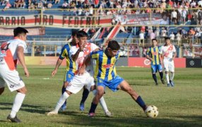 Bartolomé Mitre derrotó a Guaraní Antonio Franco por penales en el Barrio Rocamora y avanzó a las semifinales de la Liga Posadeña de Fútbol