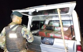 Abandonaron una camioneta con más de una tonelada de marihuana: Previamente, el vehículo había evadido a efectivos de Gendarmería Nacional que se encontraban patrullando