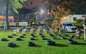 Hay cinco personas identificadas, de las cuales una tiene pedido de captura: Prefectura Naval Argentina incautó un cargamento millonario de mercadería ilegal en Misiones