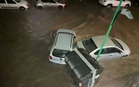 Feroz temporal con lluvias, viento y granizo en Buenos Aires: Destrozos, inundaciones y un fallecido