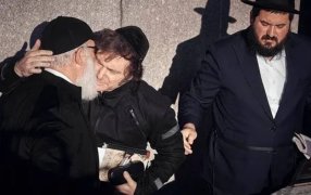 A 13 días de su asunción: Gira en Estados Unidos, Javier Milei visita la tumba del Rebe de Lubavitch