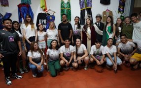 Lanzamiento de la Exposición de los 30 años de Historia de la Estudiantina Apostoleña