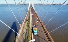 Este día miércoles, estará el tránsito restringido sobre el Puente San Roque González de Santa Cruz, uniendo las ciudades de Posadas y Encarnación por tareas de recambio de luminarias