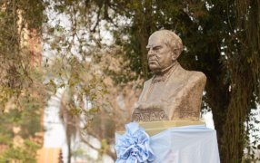 Apóstoles conmemoró el Día del Maestro con un emotivo acto