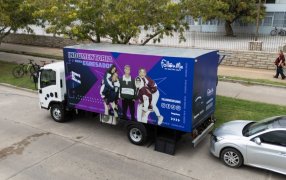 El primer showroom móvil textil del país creado por Follow Me, inició su recorrido