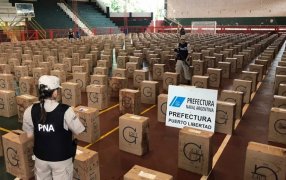 Misiones: Prefectura Naval secuestró más 32.000 cartones de cigarrillos de origen ilegal