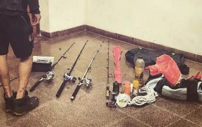 En plena madrugada le dijo a la Policía de Misiones que se iba a pescar, había robado las cañas y reeles