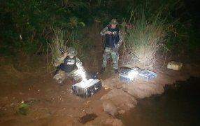 Prefectura Naval secuestró más de 155 kilos de marihuana en Misiones, la droga fue localizada a la altura del kilómetro 1.688 del Río Paraná