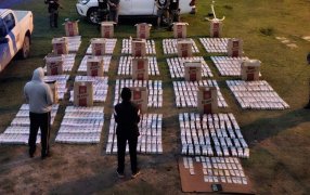 Prefectura Naval Argentina incautó 950 cartones de cigarrillos de origen ilegal en la provincia del Chaco