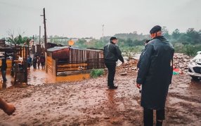 Policías de Misiones asistieron a las familias que fueron afectadas debido a las intensas lluvias