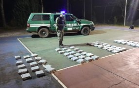 Gendarmería Nacional halló acopio de marihuana, los bultos que contenían el estupefaciente estaban ocultos en una zona montuosa