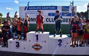 Campeonato Misionero de Karting: El Rosamonte Racing Team terminó con un gran triunfo de Valentino Silveira en la categoría Escuela y desató el festejo en el Coronación en la ciudad de Oberá
