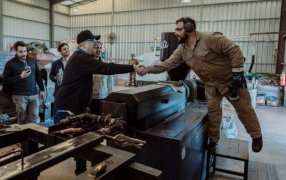 La economía circular se fortalece en Misiones con una fábrica de muebles de “madera plástica” reciclada Terekuá