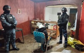 Tres detenidos y secuestro de marihuana en procedimientos de la Policía de Misiones en las ciudades de; Posadas y Apóstoles: Además, se incautaron dinero en efectivo y otros elementos de interés para la causa