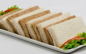 Tips para conservar en la heladera los sándwiches de miga que sobraron en Navidad