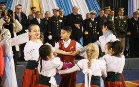 Misiones: Acto central en el Municipio de Aristóbulo del Valle para conmemorar el 208º aniversario de la Independencia, “hoy venimos a conmemorar ese corazón patrio que sigue latiendo en los argentinos desde hace más de 200 años”, dijo el Gobernador