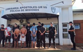 Violenta gresca familiar en la ciudad misionera de Apóstoles terminó con seis detenidos, varios heridos y machetes secuestrados