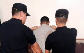 Misiones: Intentó asaltar en una farmacia con un cuchillo, se dio a la fuga ocultándose en una plaza y fue detenido, fue en la localidad Bonpland