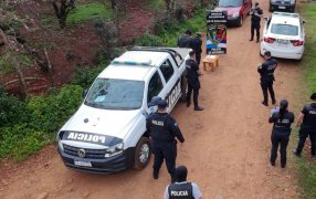 Patrullas de la Policía de Misiones en la ciudad de Eldorado arrestaron a un sujeto en plena comercialización de una sustancia sospechosa y a un individuo que intentaba cometer un robo