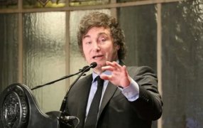 Tras ser premiado, el Presidente Javier Milei aseguró que Pedro Sánchez quiere "llevarse puestos a los españoles"