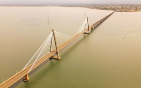 Posadas: Vialidad Nacional realizará trabajos de mantenimiento en el sistema de alumbrado público del Puente Internacional San Roque González de Santa Cruz