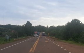 Misiones: Un motociclista de 37 años falleció al colisionar contra un colectivo sobre la Ruta Nacional N° 14 en San Pedro