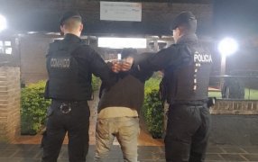 Apóstoles: Un llamado al 911 permitió rescatar a una pareja de adultos mayores de su hijo violento