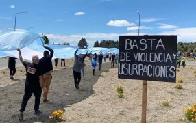 Predio en el Lago Moreno: Petri anunció el desalojo de mapuches de tierras del Ejército en Bariloche