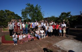 Apóstoles: El Sábado Santo en la Plazoleta Los Pioneros, fue la presentación de los Tradicionales Huevos de Pascuas por parte de las Colectividades