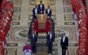 Último adiós al Papa Francisco: Ante líderes del mundo y miles de fieles