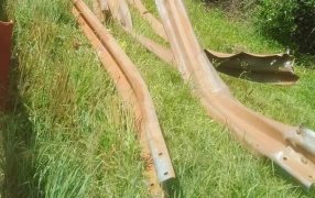 Misiones: Dos individuos fueron detenidos cuando robaban segmentos del guardarraíl en la Ruta Nacional N° 14, estaban acompañados por menores de edad que los ayudaban a cargar los tramos