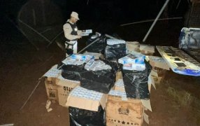 Contrabando en la frontera: La Prefectura Naval Argentina incautó un cargamento millonario de cigarrillos en Misiones