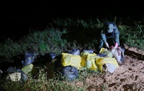 Gendarmería Nacional secuestró más de 900 kilos de marihuana: Los bultos que contenían el estupefaciente se encontraban acopiados en cercanías al límite internacional fronterizo