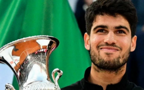 Tenis: El español Carlos Alcaraz le cortó el invicto al italiano Jannik Sinner y se consagró campeón del Masters 1000 de Roma
